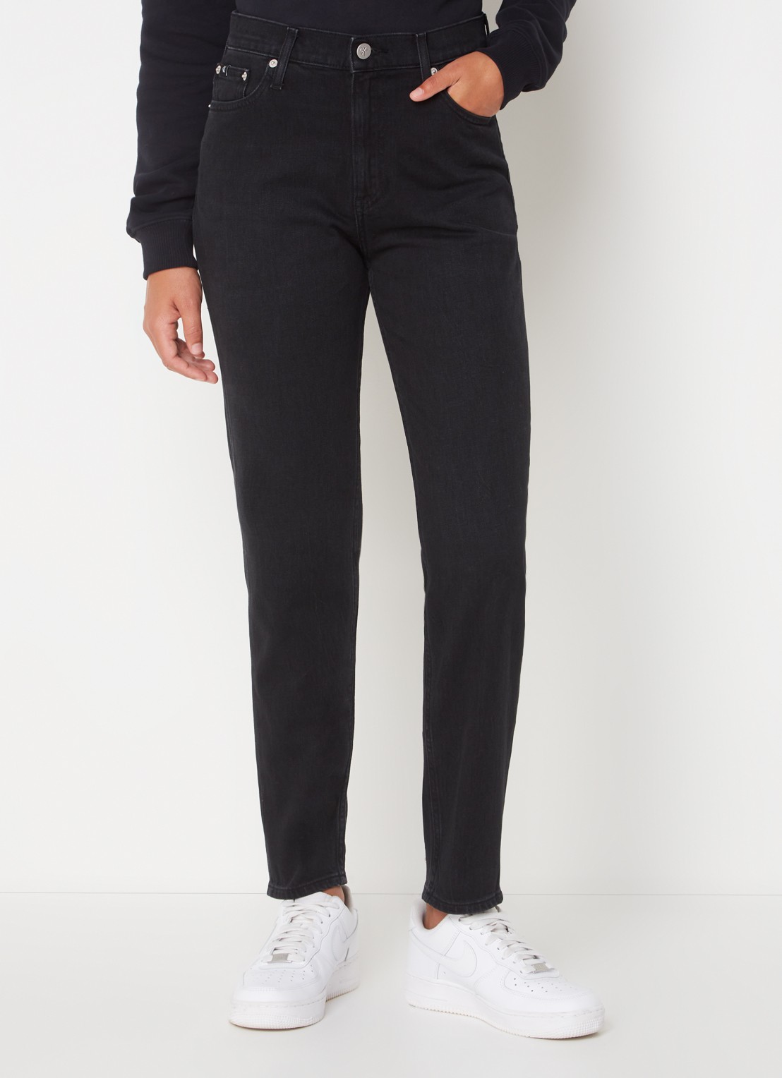 Calvin Klein High waist mom jeans met gekleurde wassing - detail 4 zwart