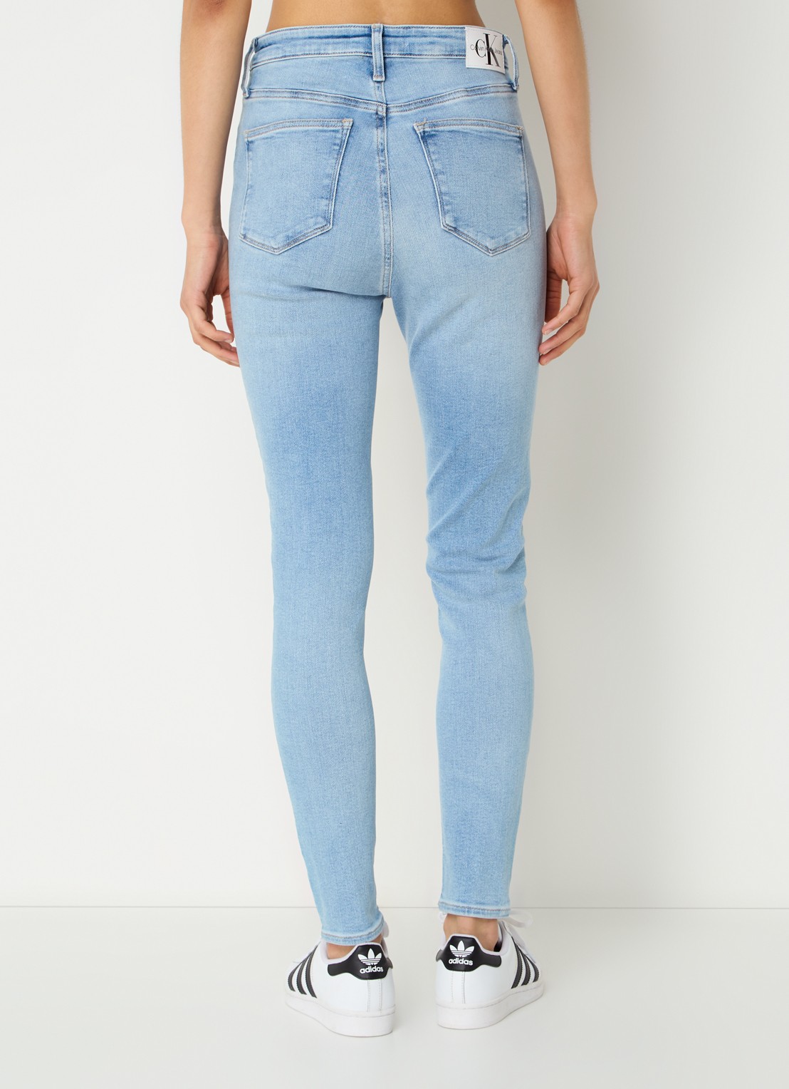 Calvin Klein High waist skinny jeans met lichte wassing - achterkant 5 indigo