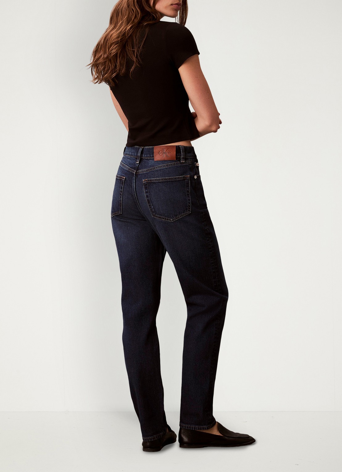 Calvin Klein High waist straight fit mom jeans met steekzakken - achterkant 6 denim