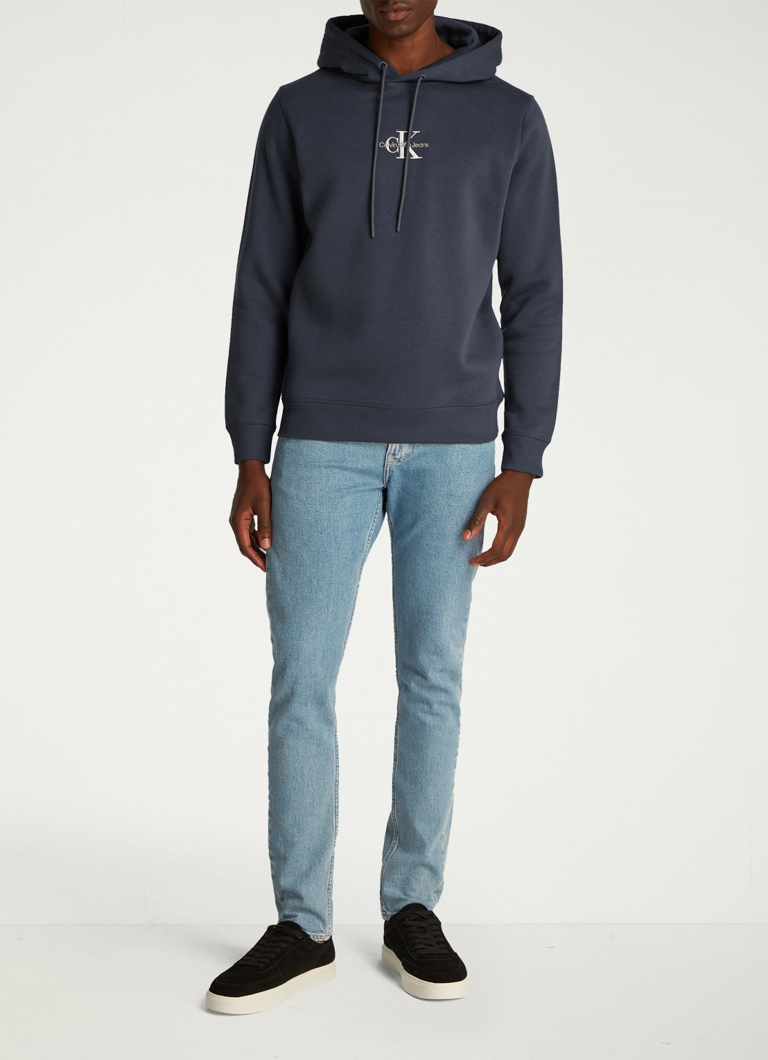 Calvin Klein Hoodie met logoborduring - voorkant 2 indigo