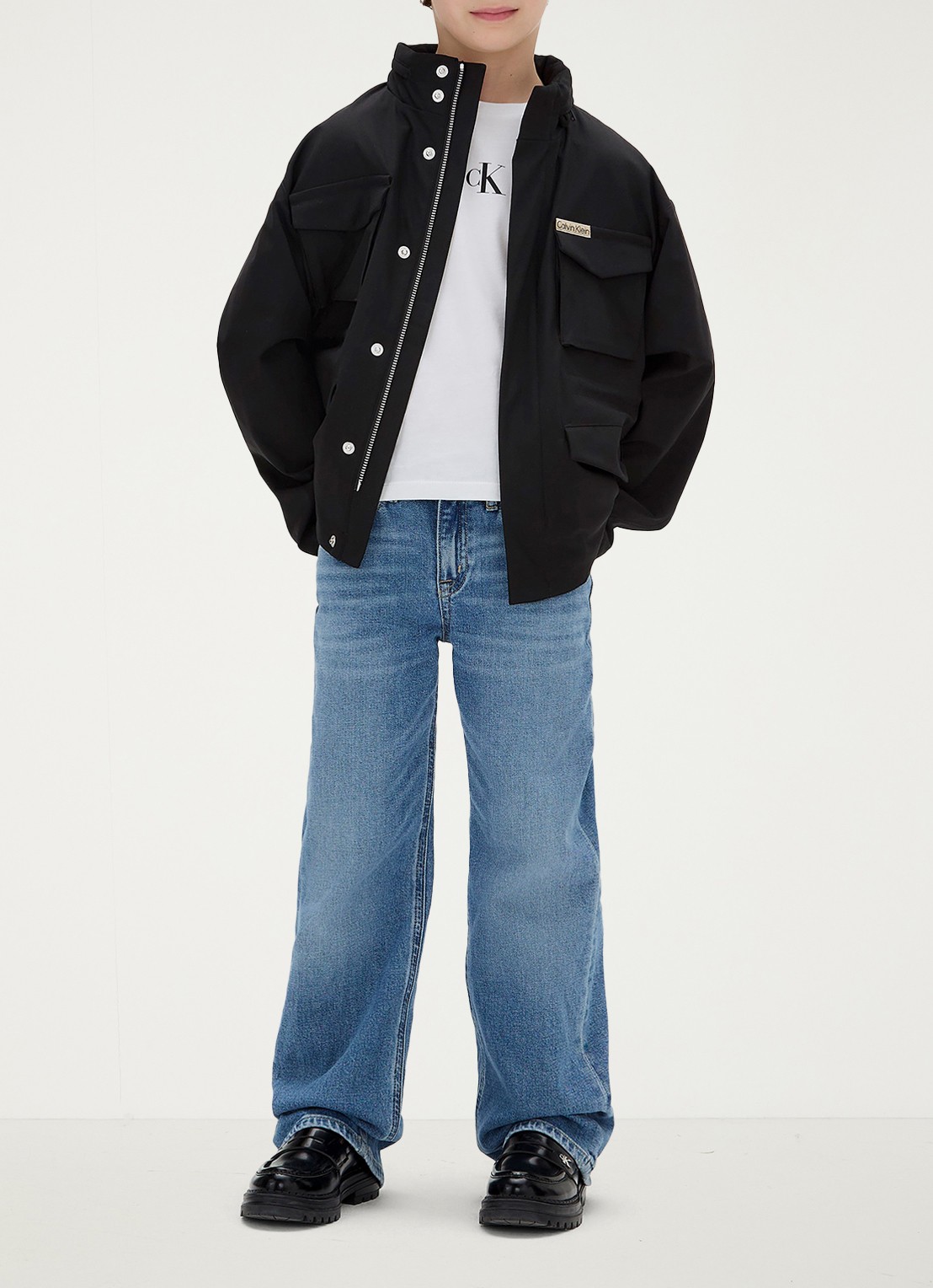 Calvin Klein Jack met klepzakken en capuchon - voorkant 2 zwart