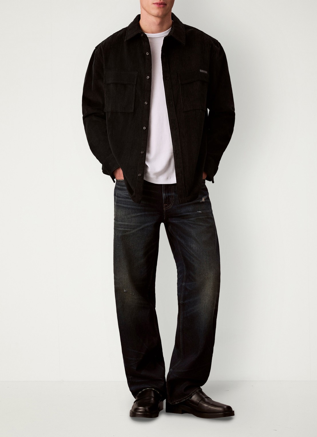 Calvin Klein Jack van corduroy met klepzakken - voorkant 4 zwart