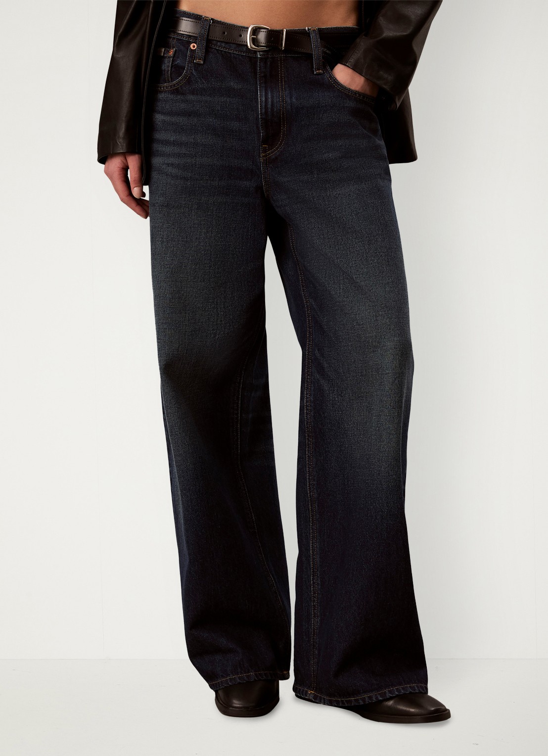 Calvin Klein Low waist wide fit jeans met donkere wassing - detail donkergrijs