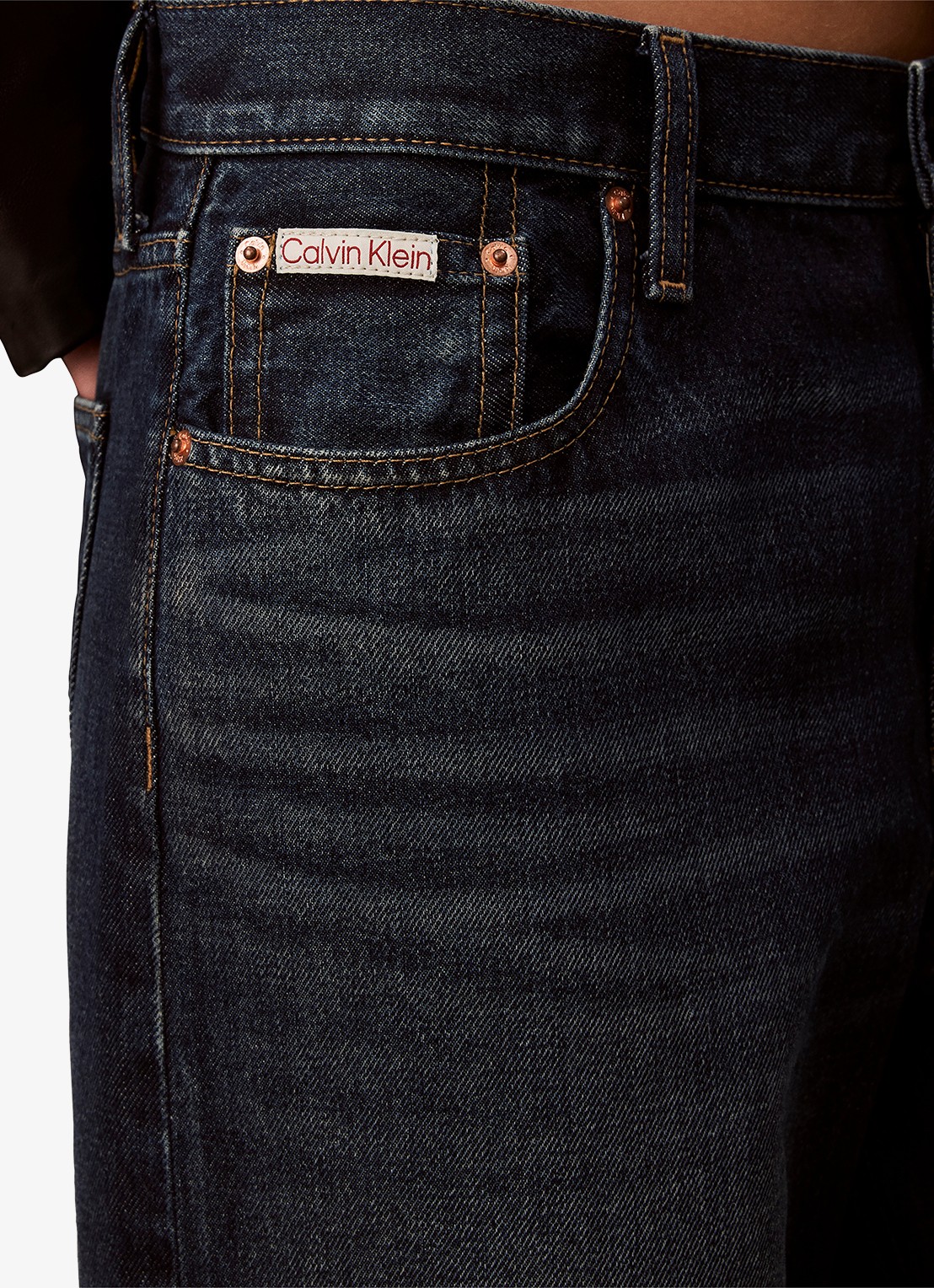 Calvin Klein Low waist wide fit jeans met donkere wassing - detail 2 donkergrijs