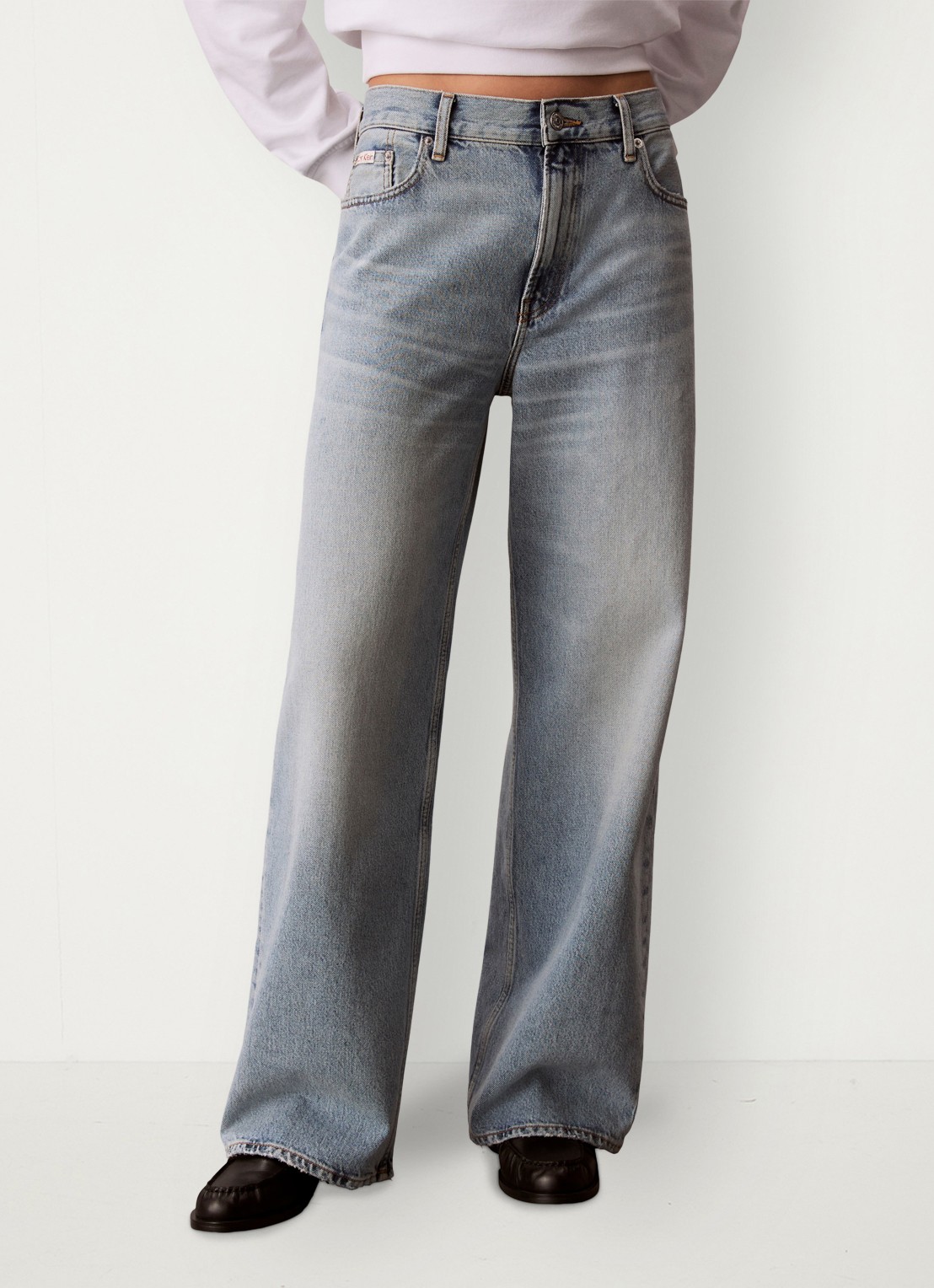Calvin Klein Mid waist straight fit jeans met lichte wassing - detail basset blue-scb /  blauw