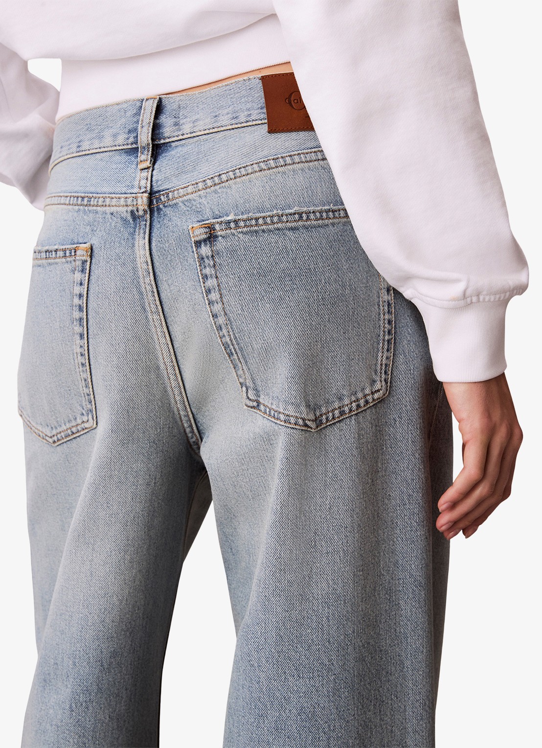 Calvin Klein Mid waist straight fit jeans met lichte wassing - detail 2 basset blue-scb /  blauw