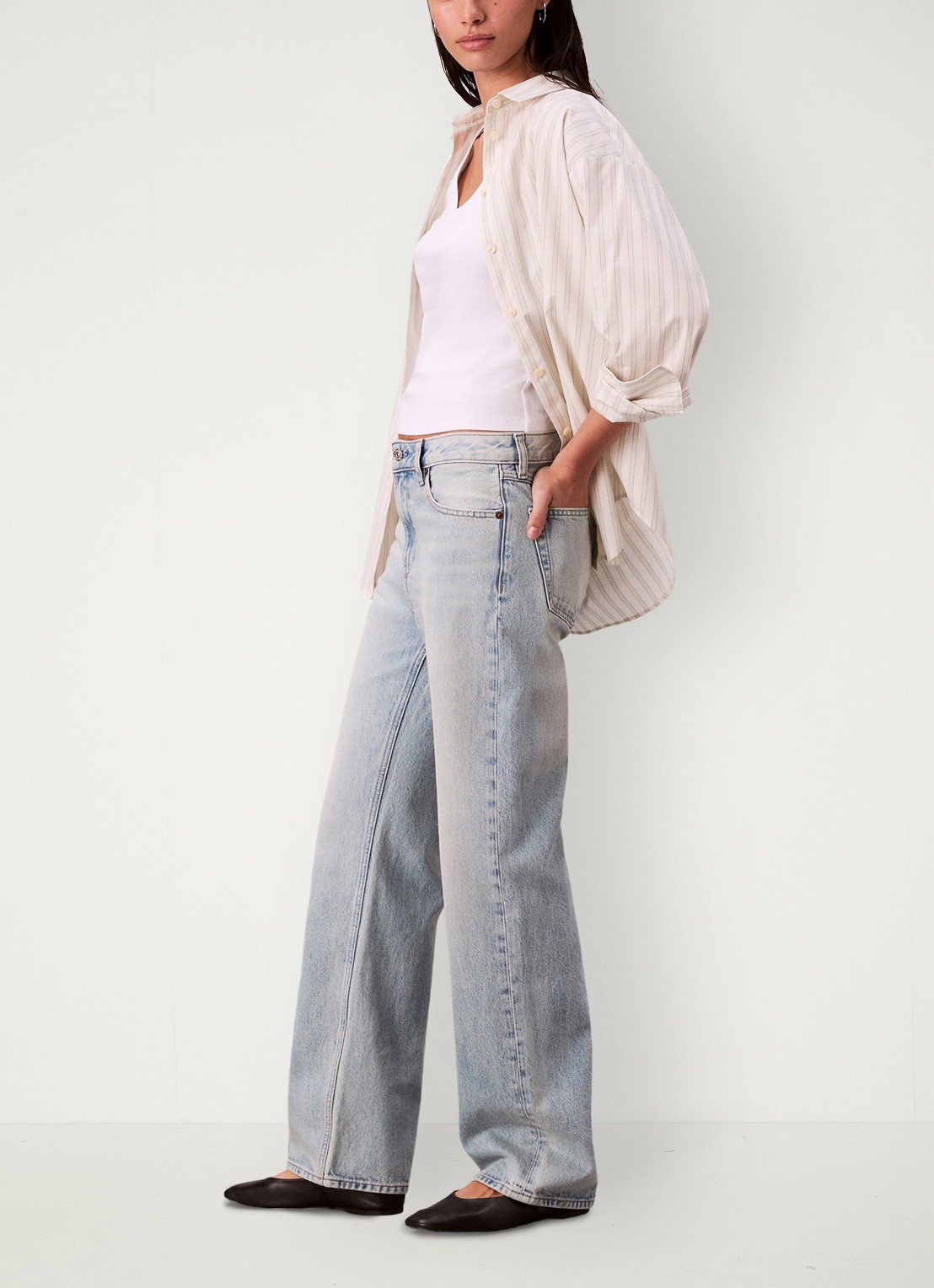 Calvin Klein Mid waist straight fit mom jeans met logo - detail denim