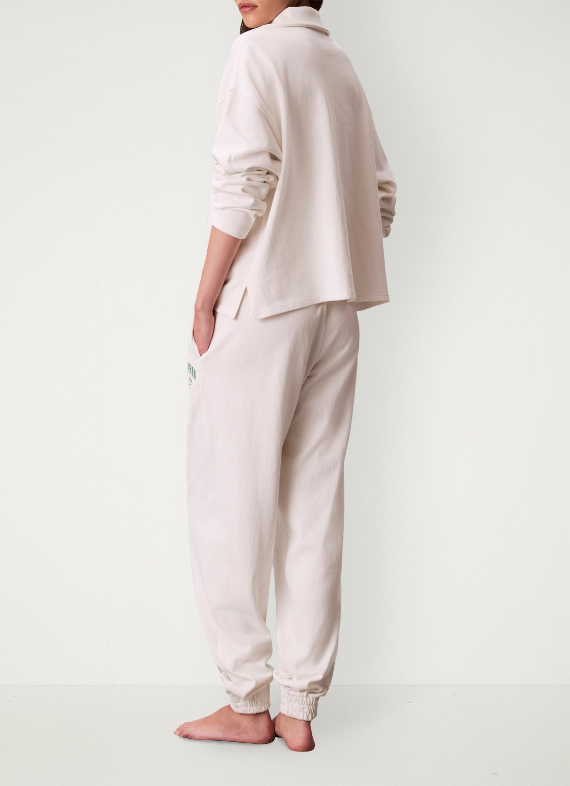 Calvin Klein Mid waist tapered fit joggingsbroek met logo - achterkant 4 wit