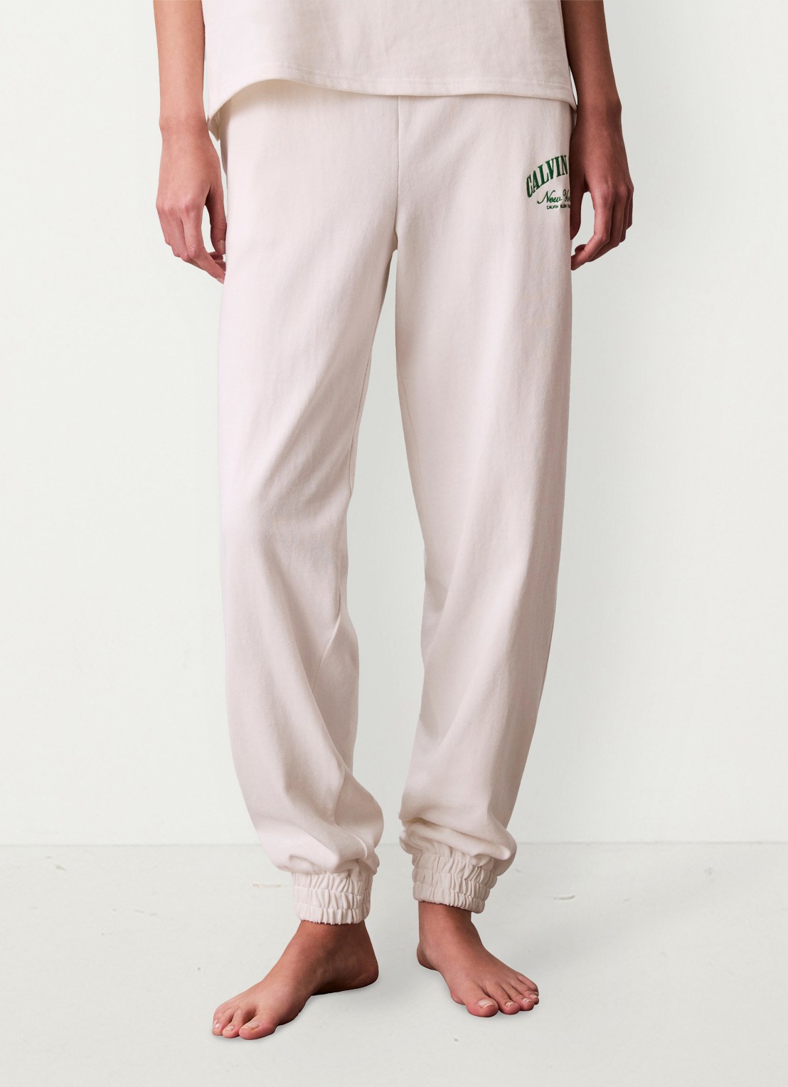 Calvin Klein Mid waist tapered fit joggingsbroek met logo - detail wit