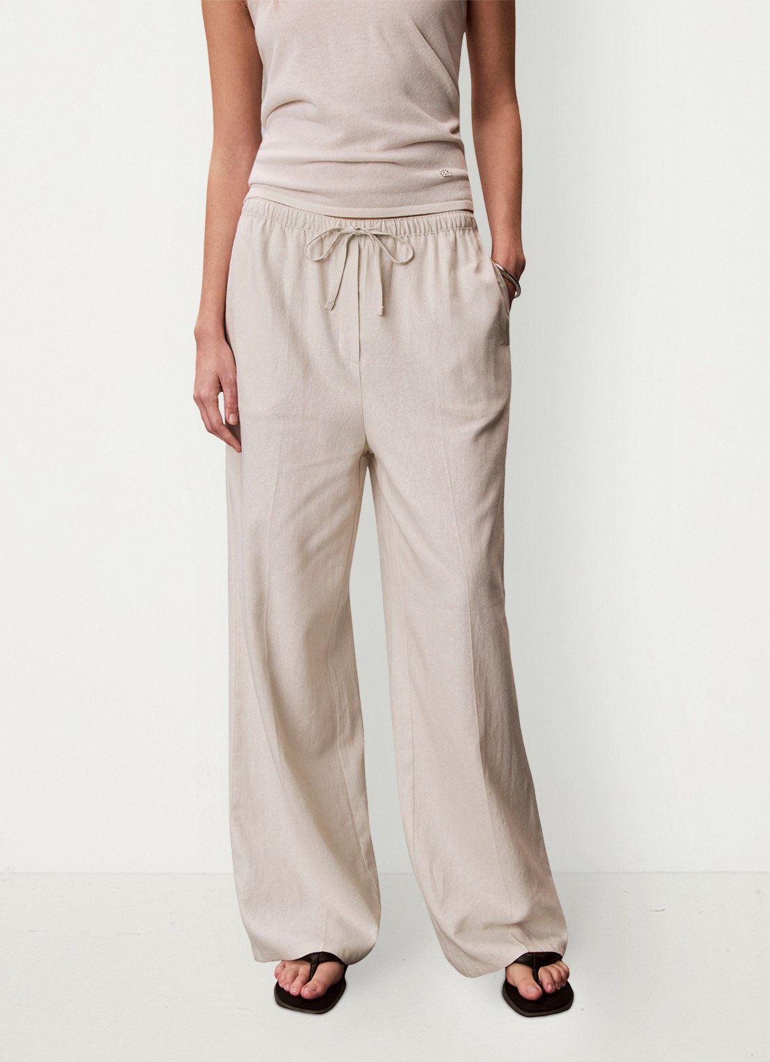 Calvin Klein Mid waist wide fit pantalon in linnenblend - detail 2 beige