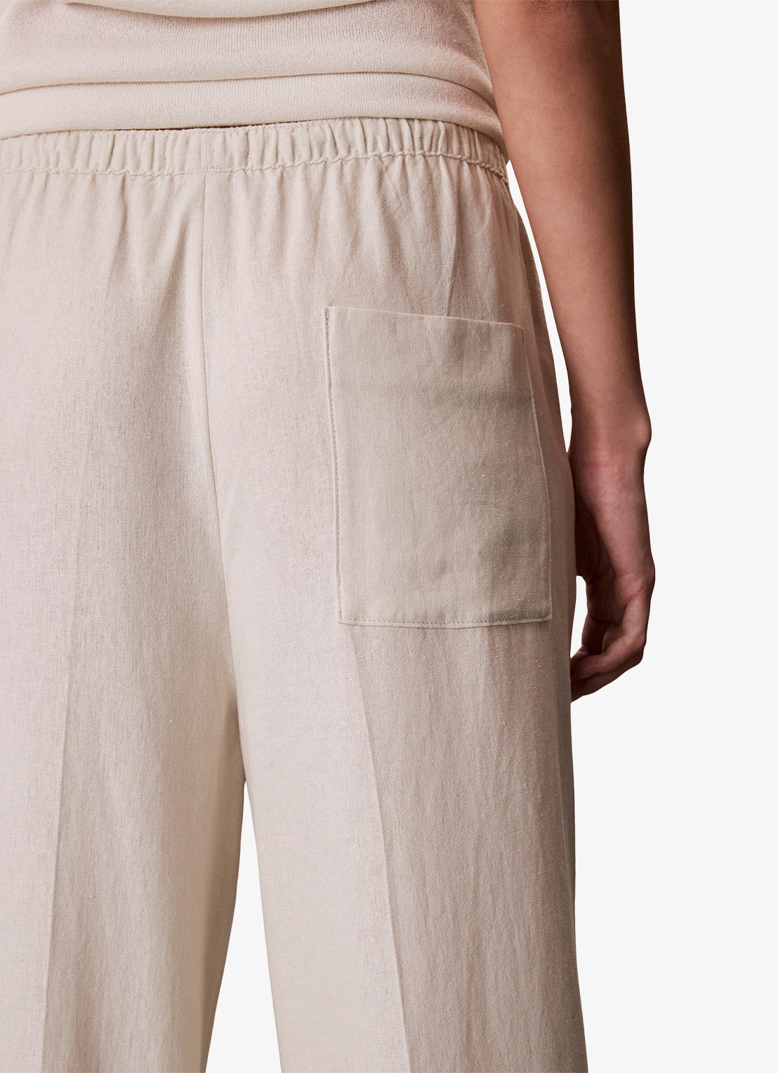 Calvin Klein Mid waist wide fit pantalon in linnenblend - detail 3 beige