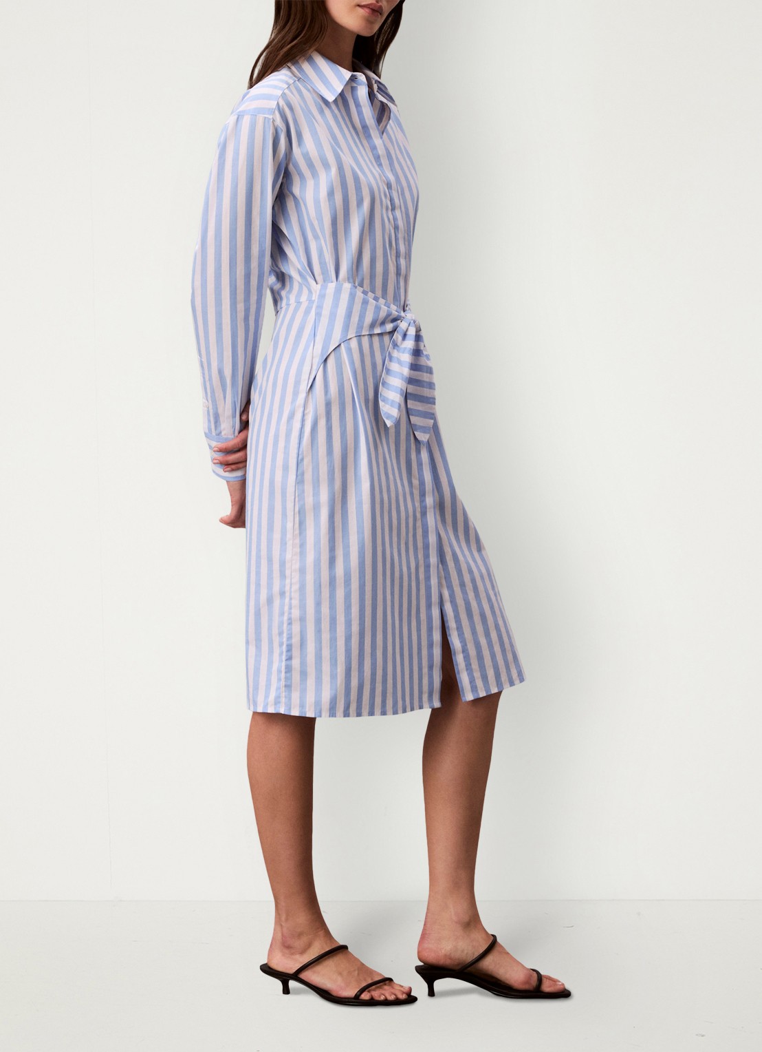 Calvin Klein Midi blousejurk met streepprint en strikceintuur - detail 5 blauw