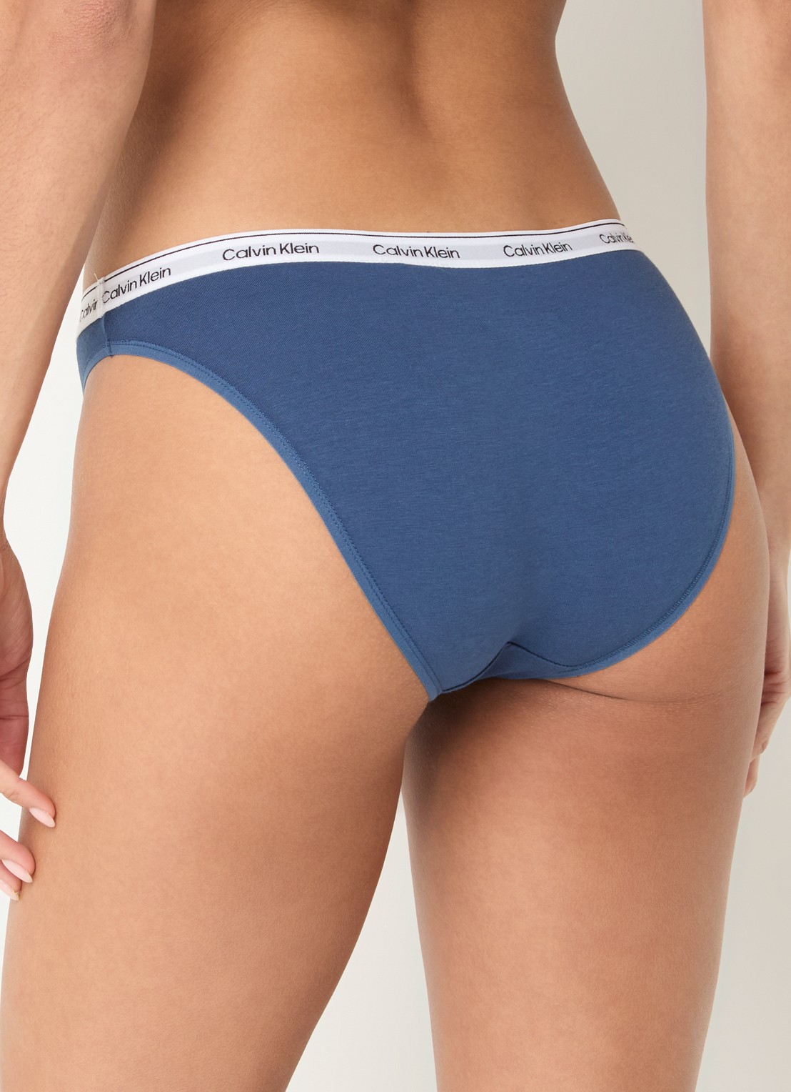 Calvin Klein Modern hipster met logoband - achterkant 4 dark denim-cec / blauw