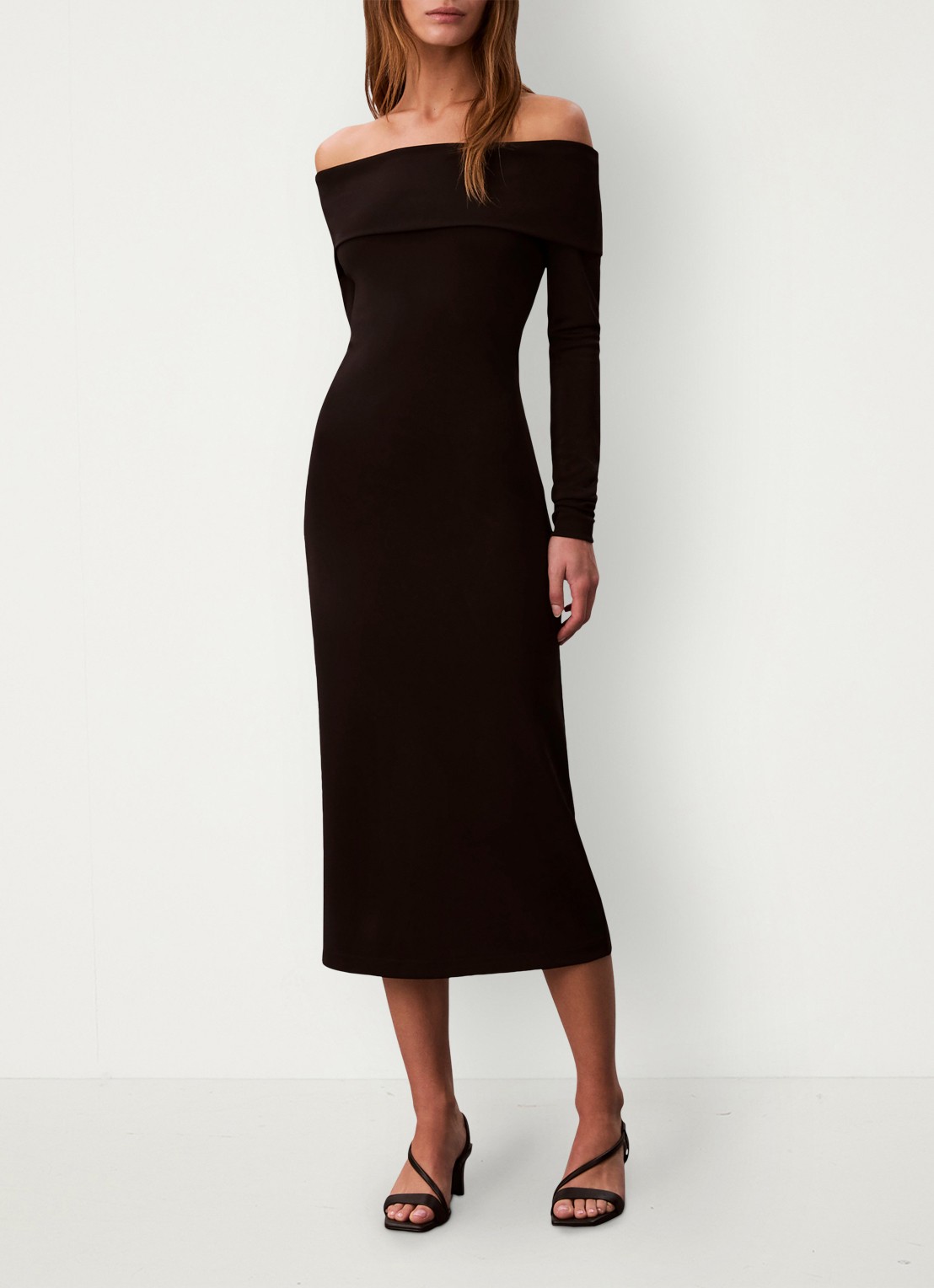 Calvin Klein Off shoulder midi jurk - detail zwart