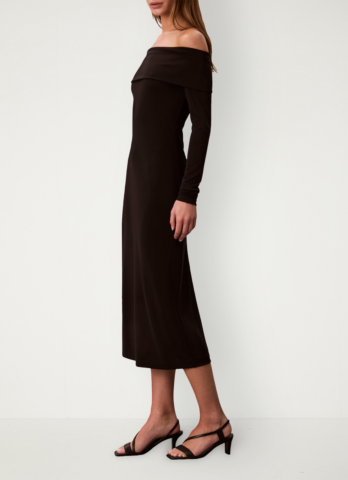Calvin Klein Off shoulder midi jurk - detail 3 zwart