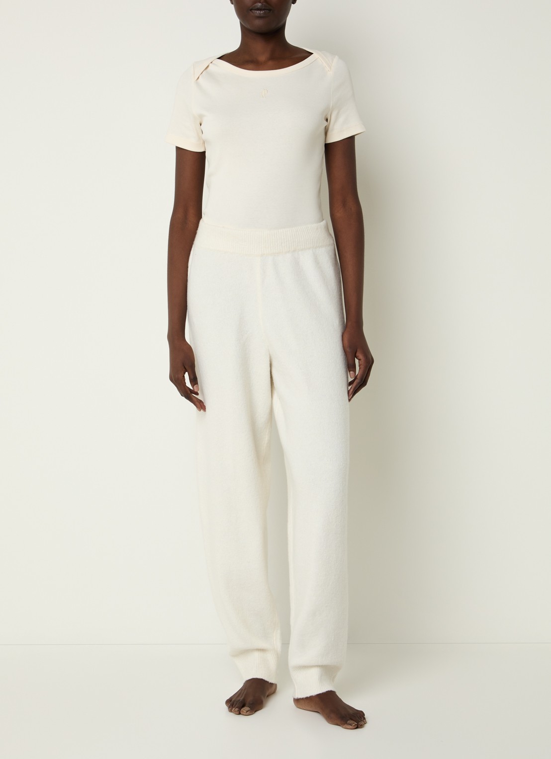 Calvin Klein Plush high waist tapered fit fijngebreide joggingbroek in wolblend - voorkant 4 gebroken wit