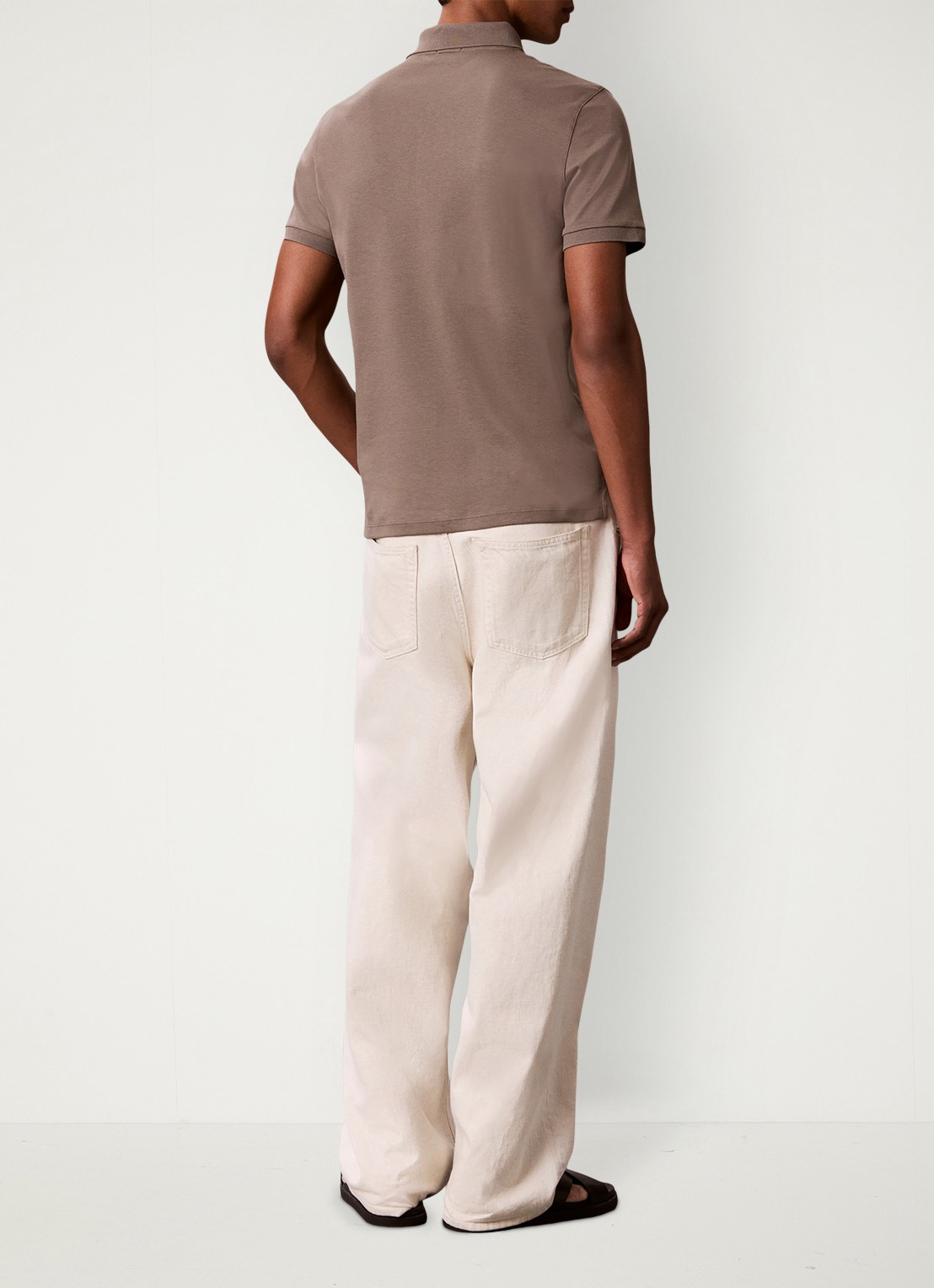 Calvin Klein Regular fit polo met logo - achterkant taupe