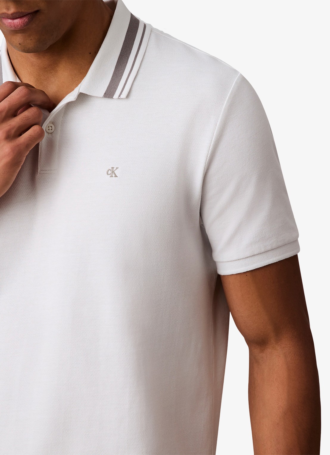 Calvin Klein Regular fit polo met logoborduring - detail 4 wit