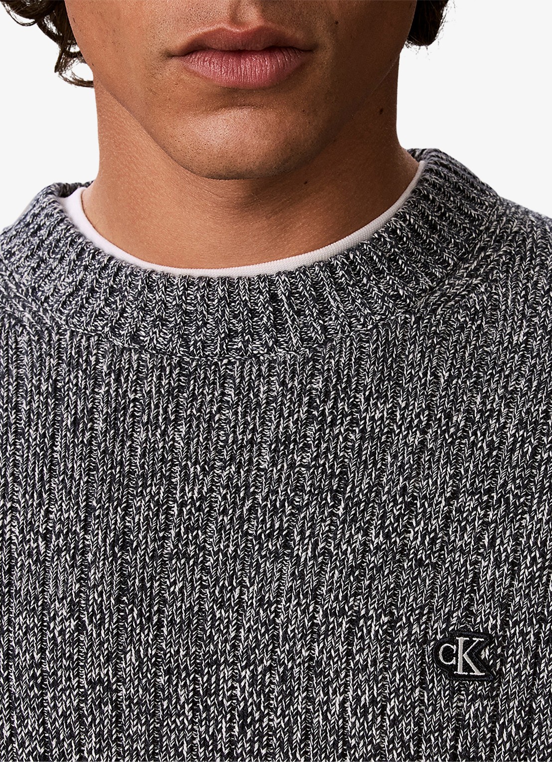 Calvin Klein Ribgebreide trui met logo - detail 4 middengrijs