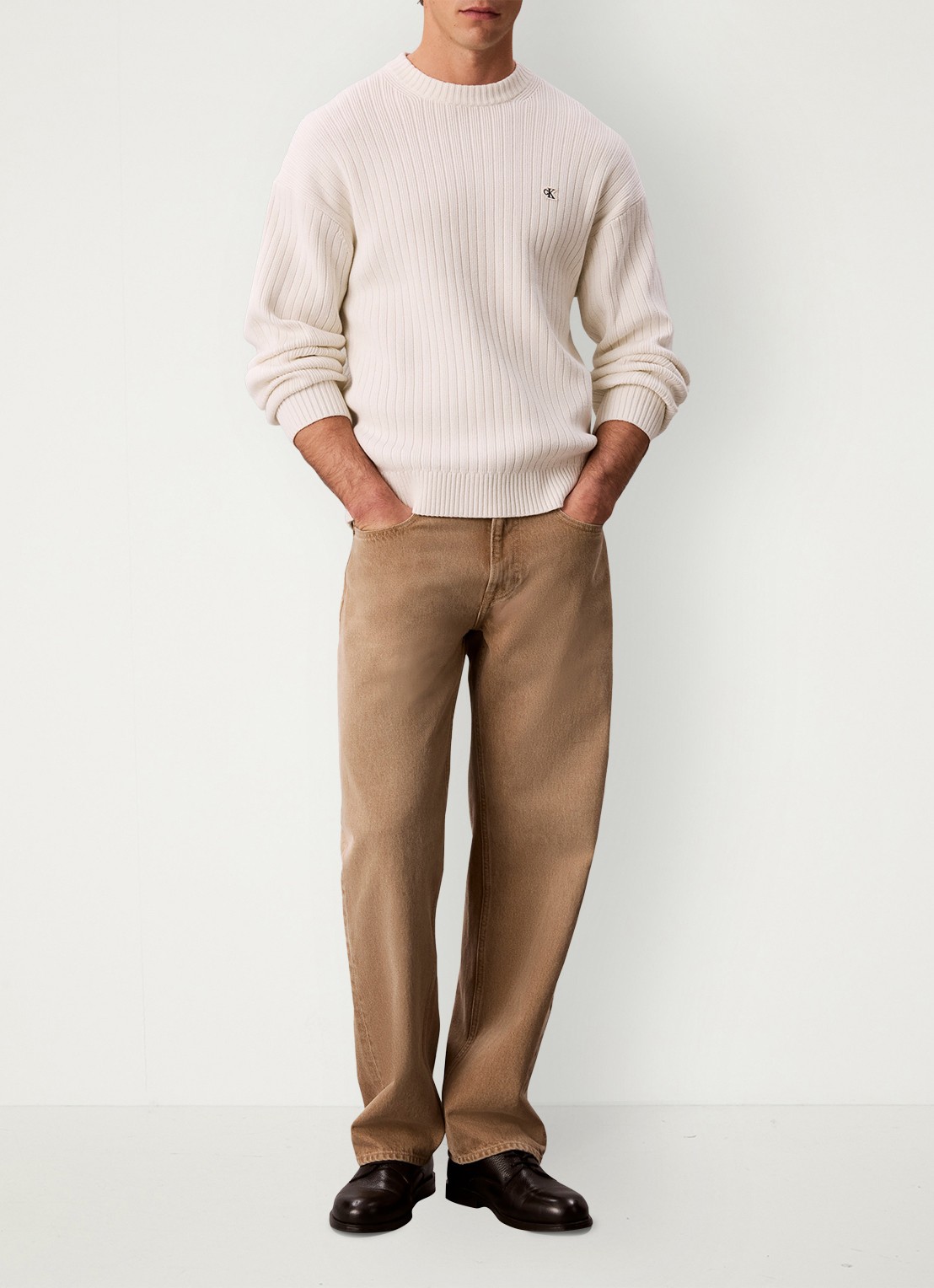 Calvin Klein Ribgebreide trui met logo - voorkant 5 ivoor