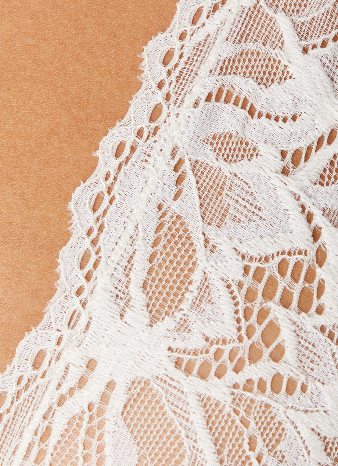 Calvin Klein Seductive Comfort voorgevormde plunge bh met overlay van kant - detail 5 ivoor