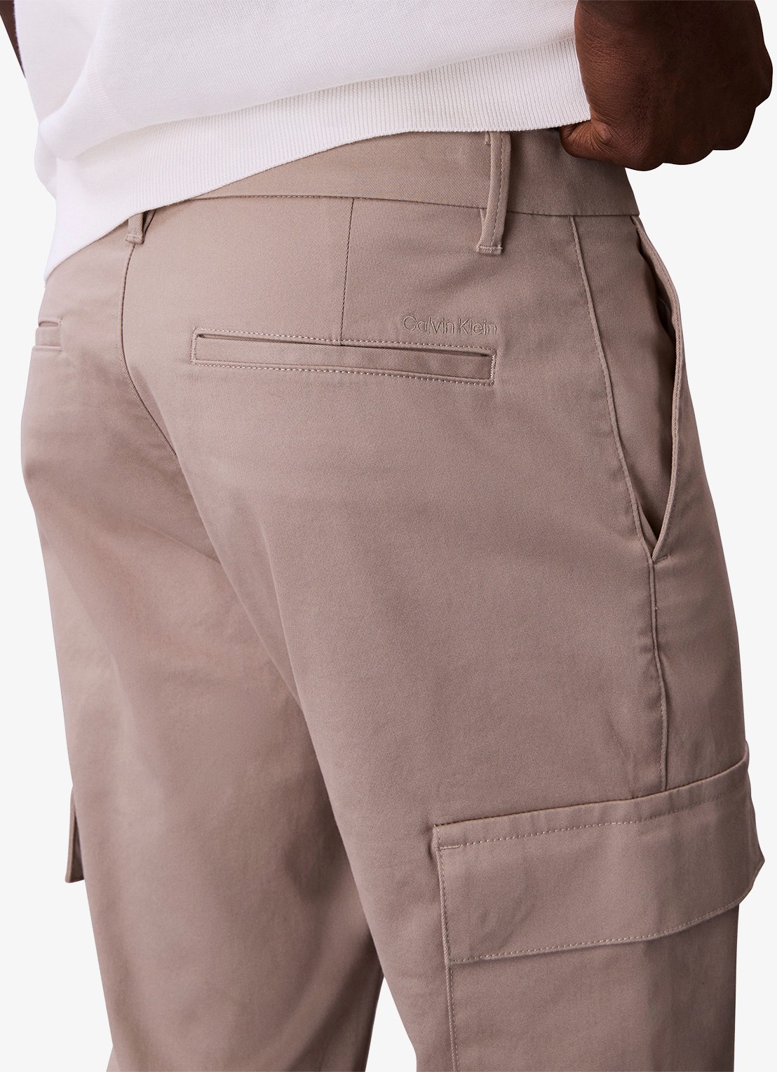 Calvin Klein Slim fit cargobroek met klepzakken - detail 5 khaki