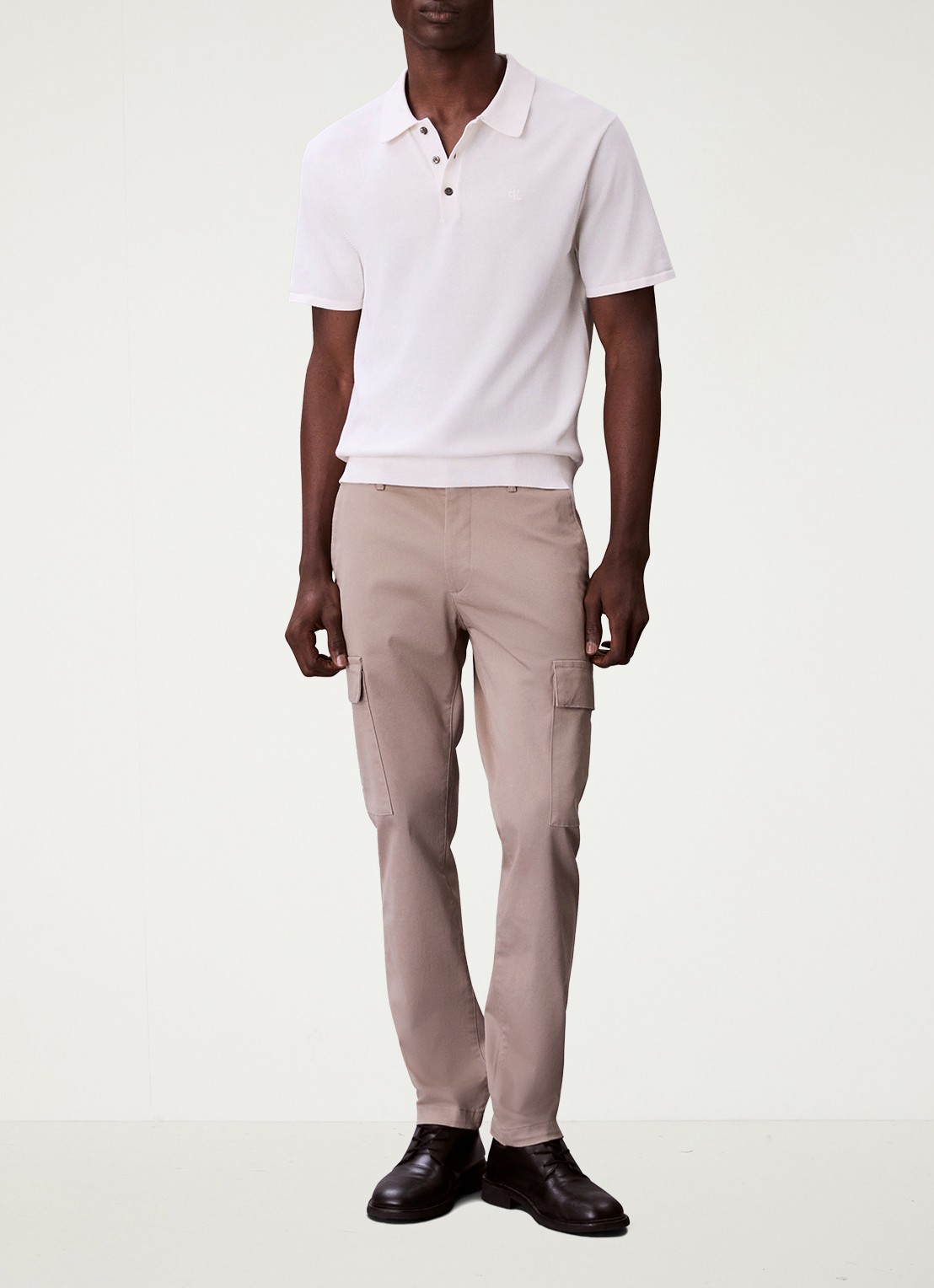 Calvin Klein Slim fit cargobroek met klepzakken - voorkant 2 khaki