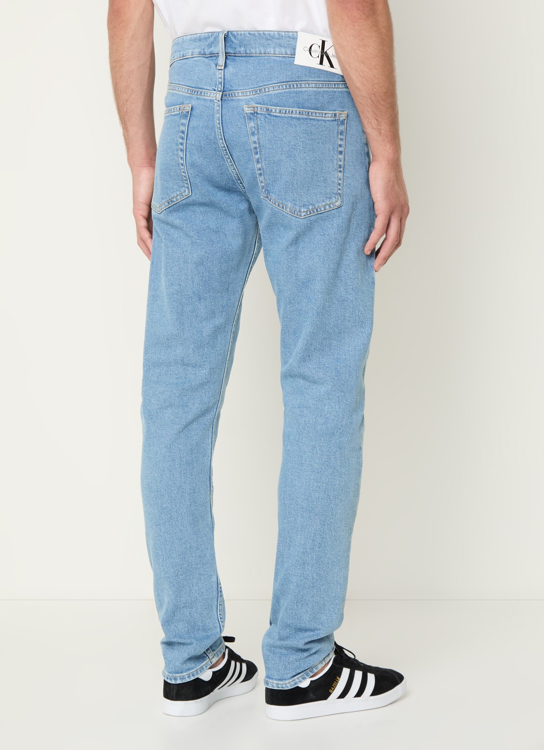 Calvin Klein Slim fit jeans met medium wassing - achterkant indigo