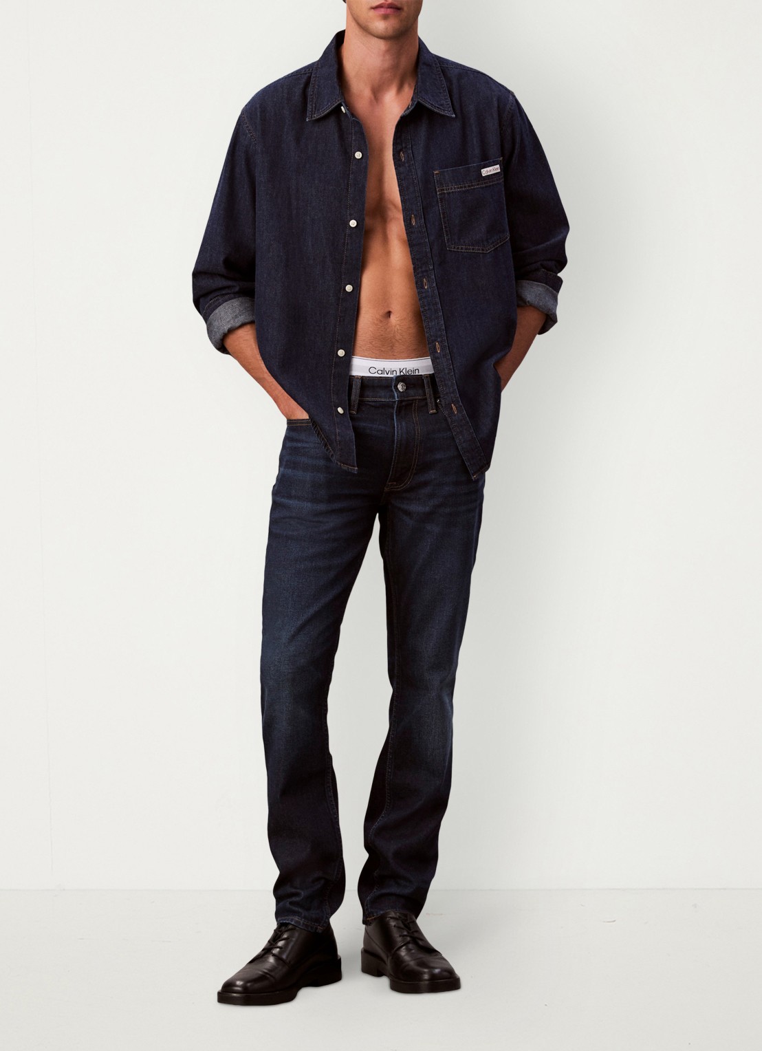 Calvin Klein Slim fit jeans met steekzakken - voorkant 3 denim