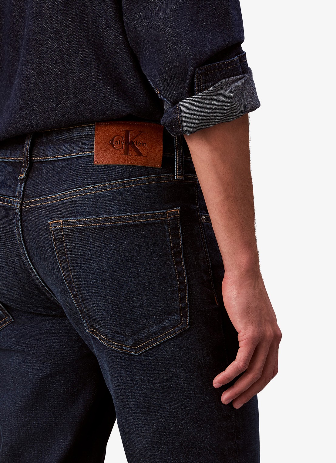 Calvin Klein Slim fit jeans met steekzakken - detail 6 indigo