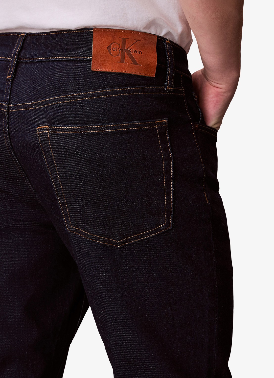 Calvin Klein Slim fit jeans met steekzakken - detail 5 denim