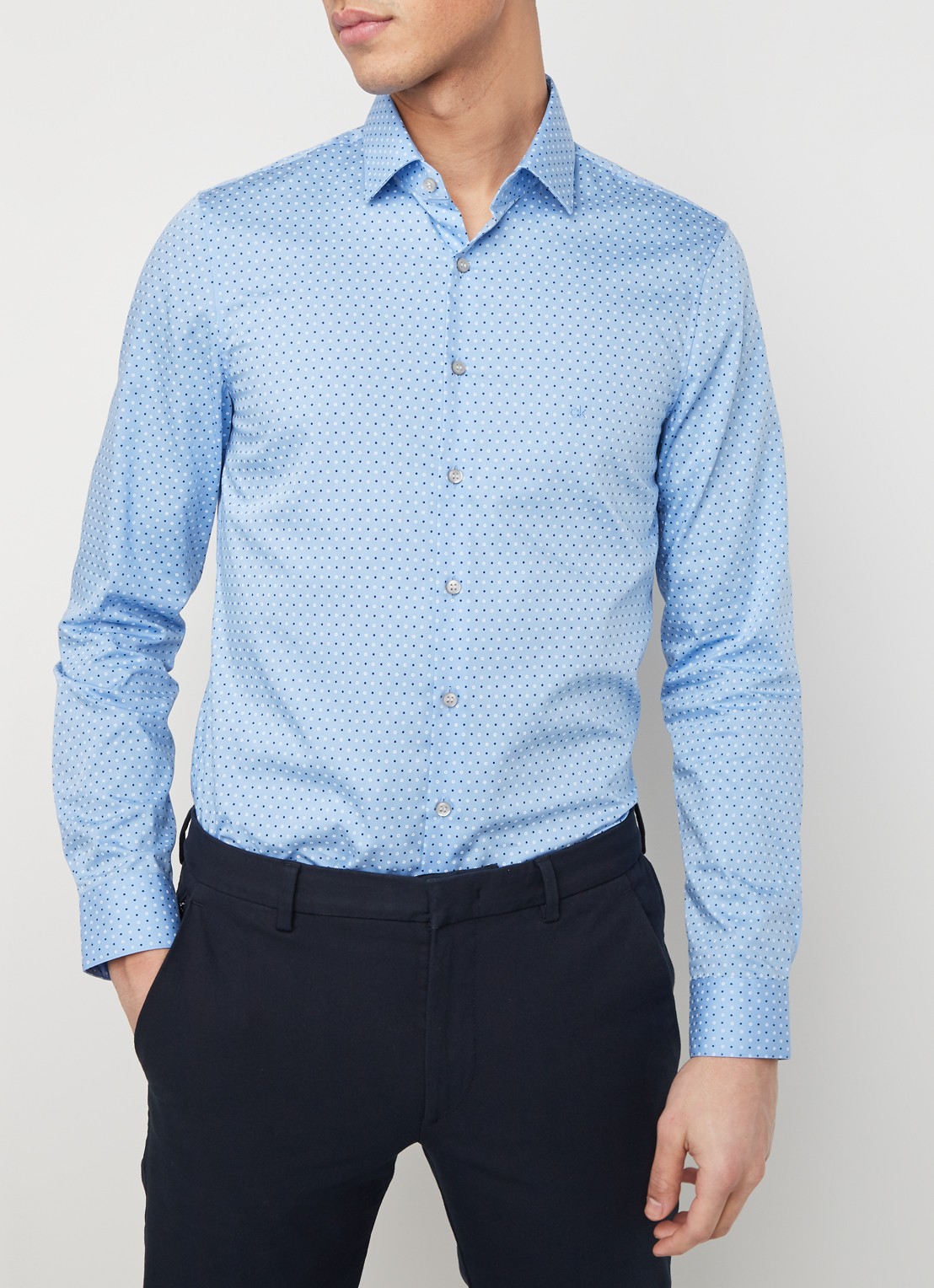 Calvin Klein Slim fit overhemd met stippendessin - detail blauw