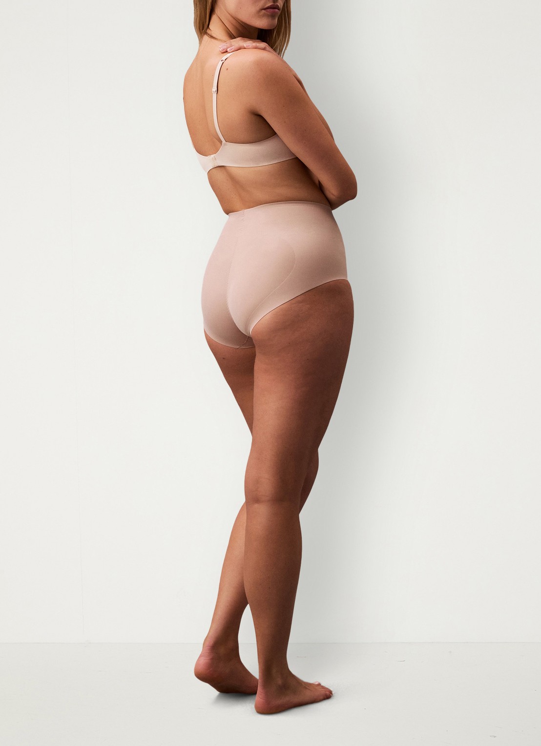 Calvin Klein Stay Put Stretch high wisted corrigerende slip - achterkant beige