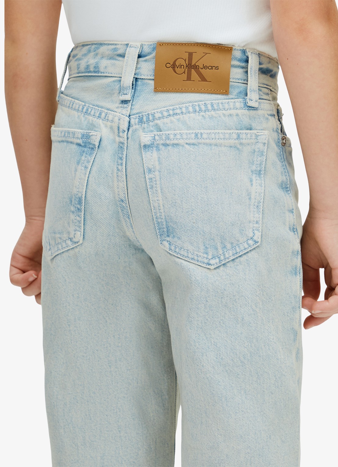 Calvin Klein Straight fit jeans met lichte wassing - detail 5 lichtblauw