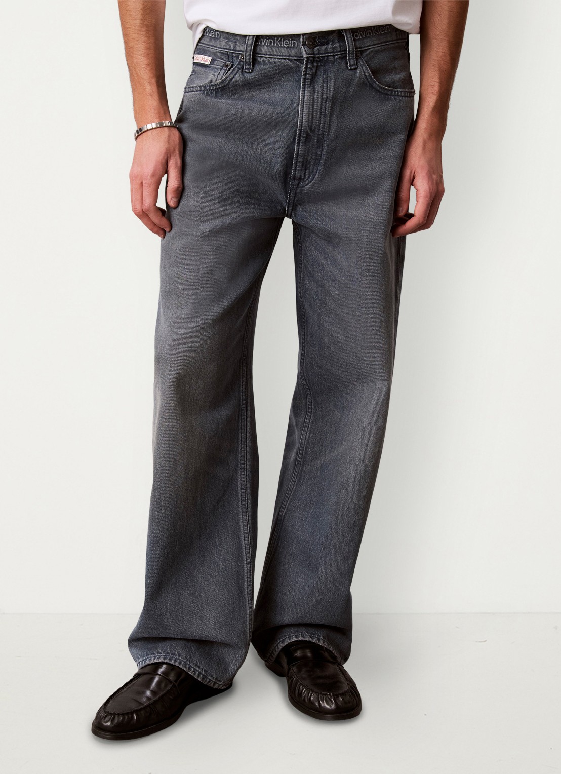 Calvin Klein Straight leg jeans met gekleurde wassing - detail 4 blauwgrijs