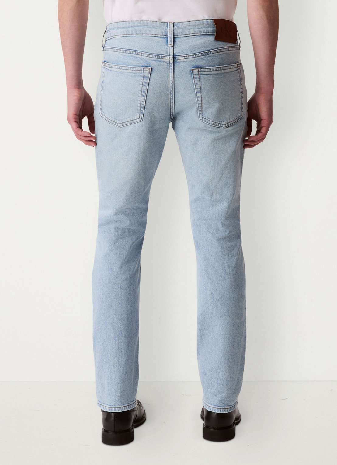 Calvin Klein Straight leg jeans met steekzakken - achterkant 6 indigo