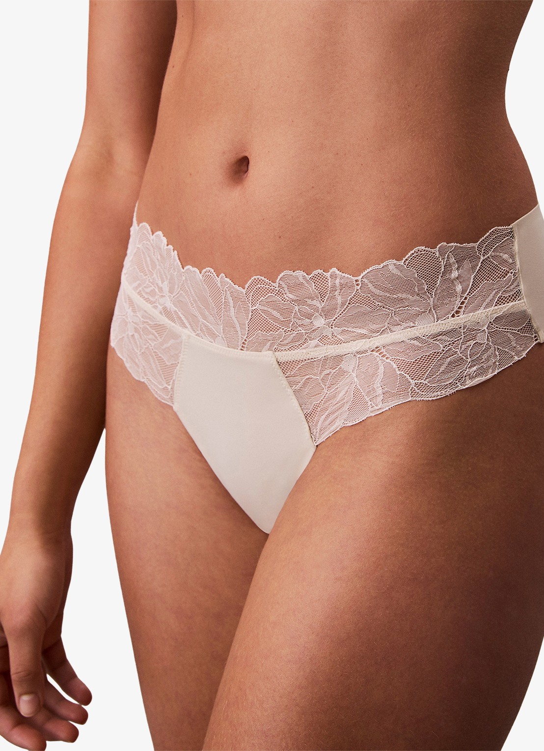Calvin Klein String met details van kant - detail 4 gebroken wit