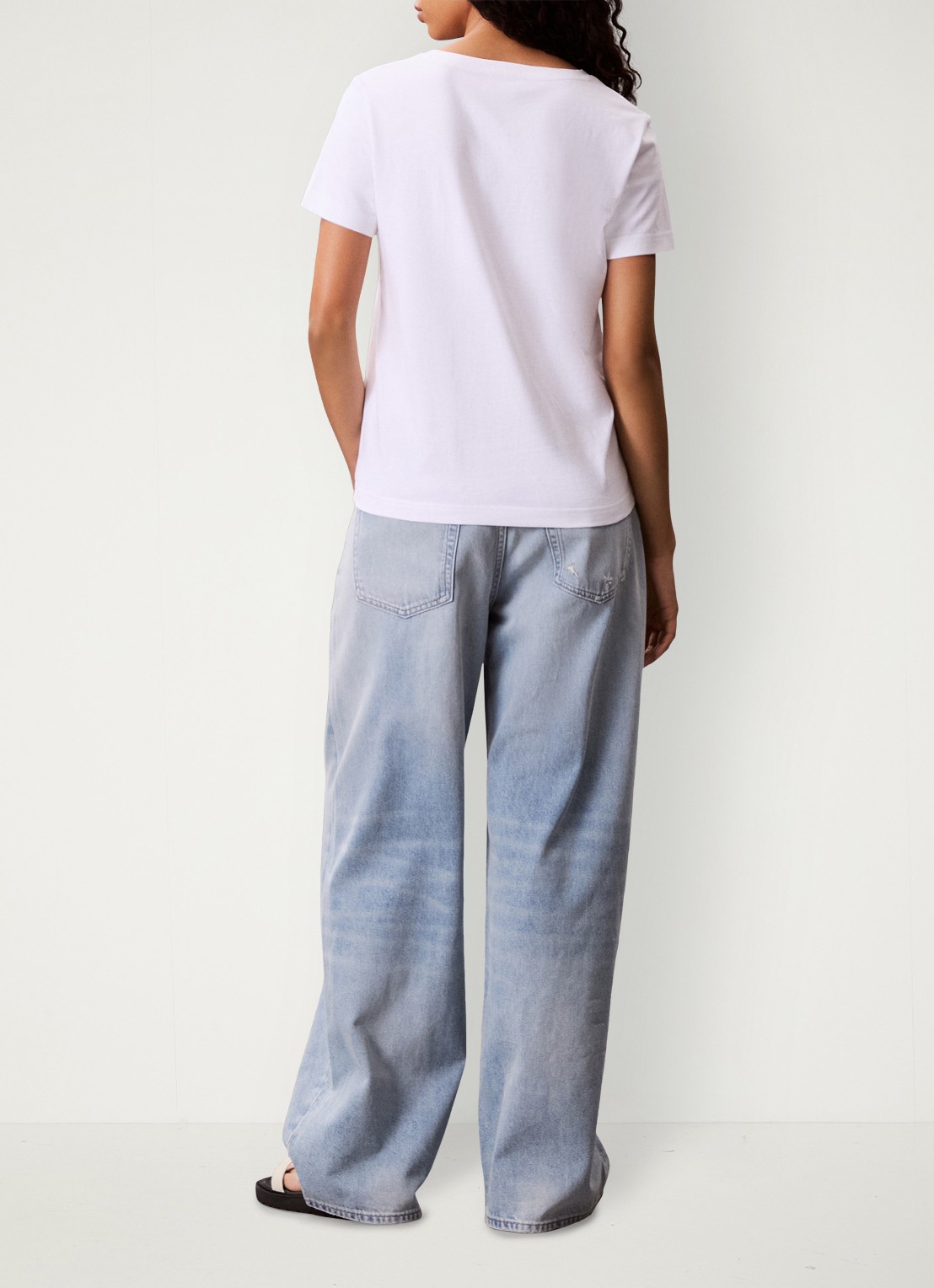 Calvin Klein T-shirt met logoborduring - achterkant 3 wit