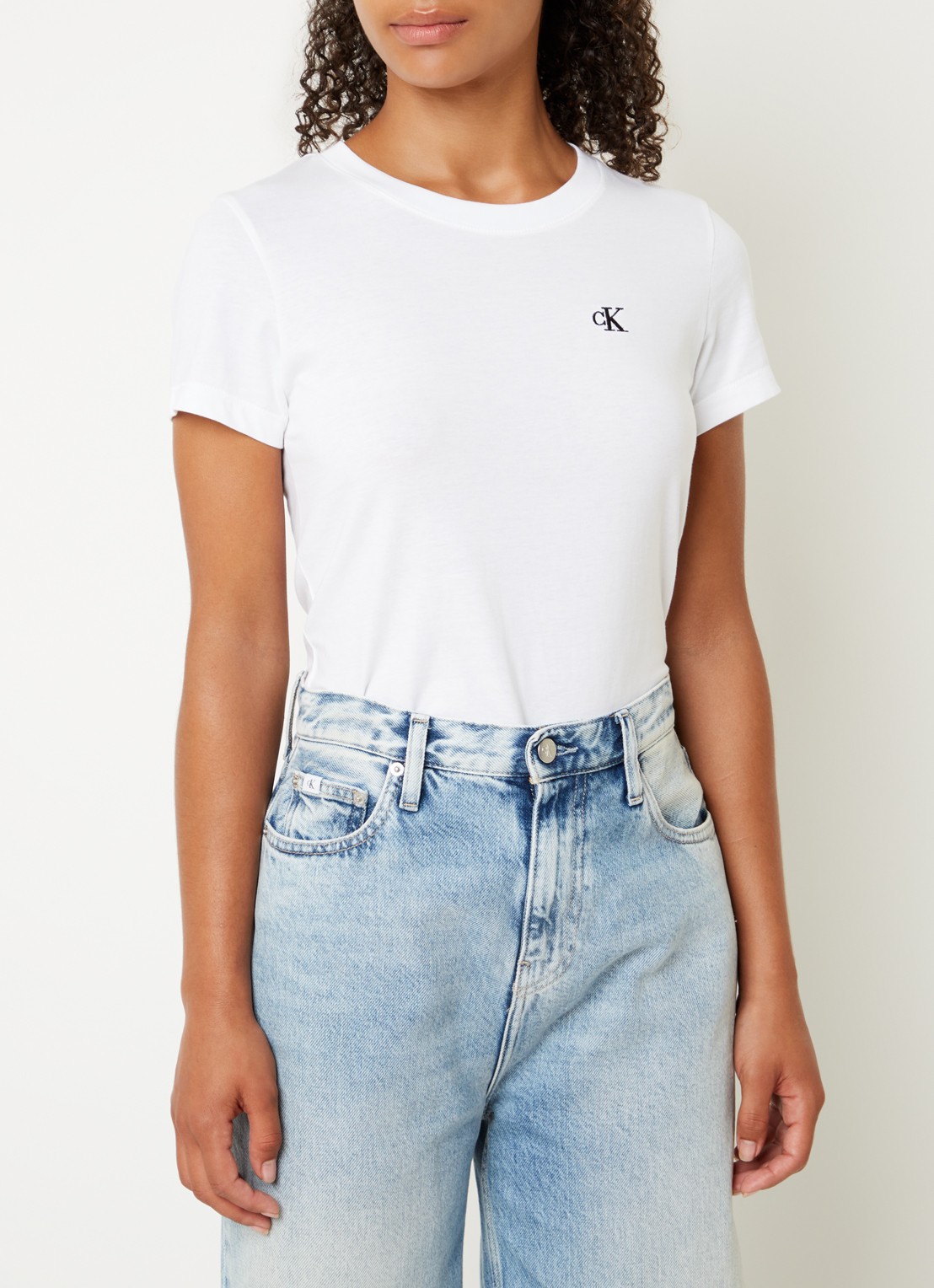 Calvin Klein T-shirt met logoborduring - detail 3 wit