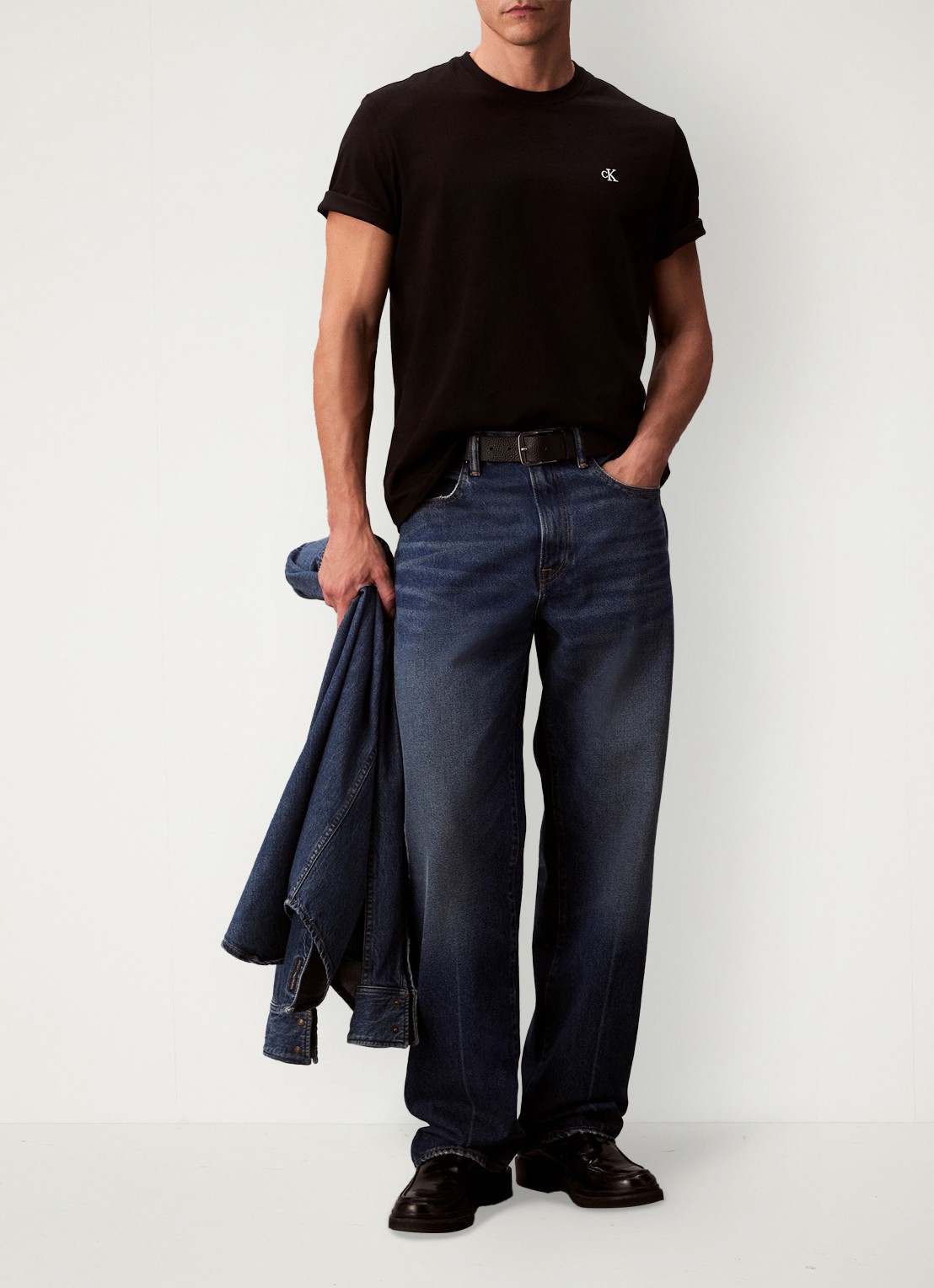 Calvin Klein T-shirt met logoborduring - voorkant 2 zwart