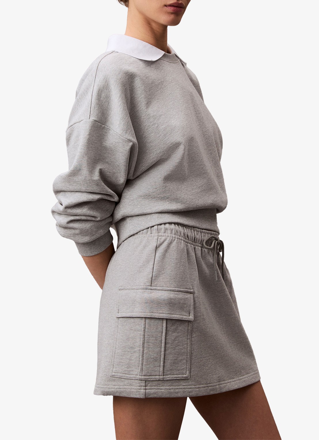 Calvin Klein Terry Cargo minirok met klepzakken - detail 2 grijsmele