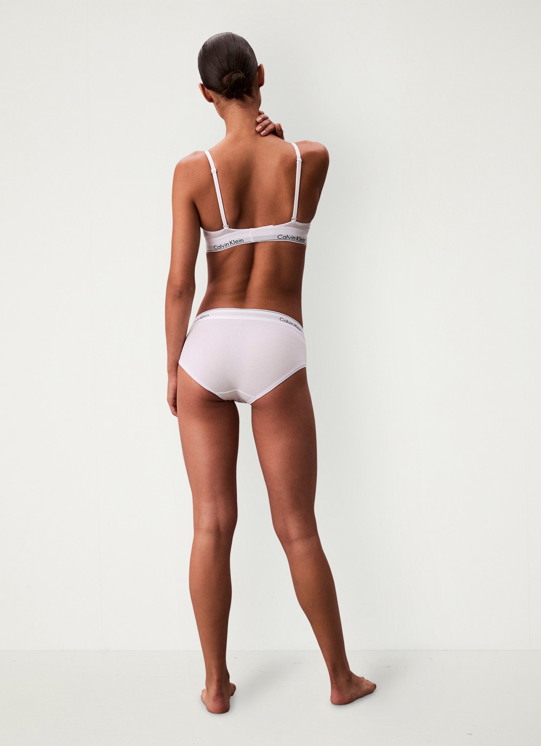 Calvin Klein Voorgevormde bralette met logoband - achterkant wit