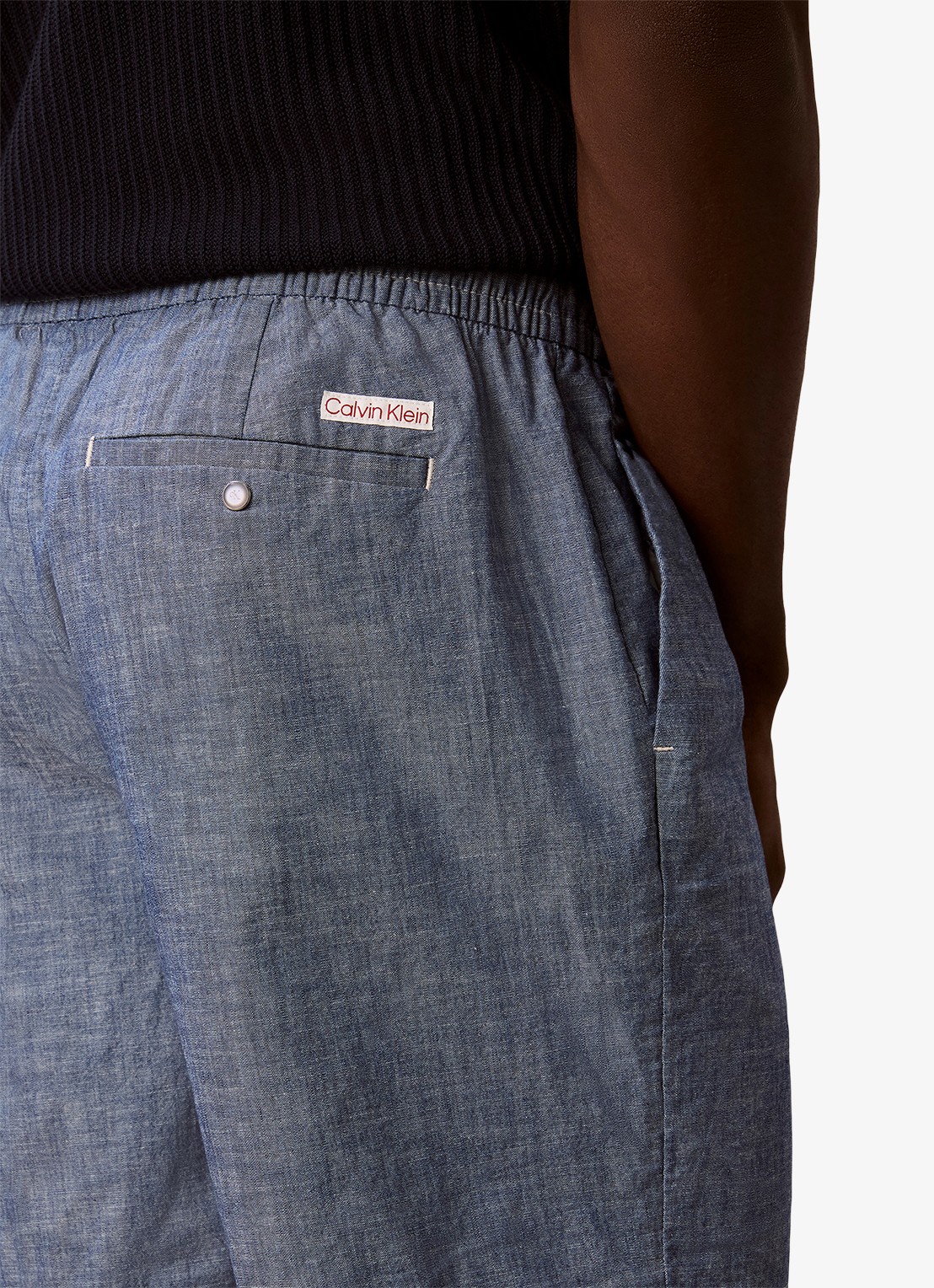 Calvin Klein Wide fit korte broek met logo - detail 6 blue descent-c32 /  lichtblauw