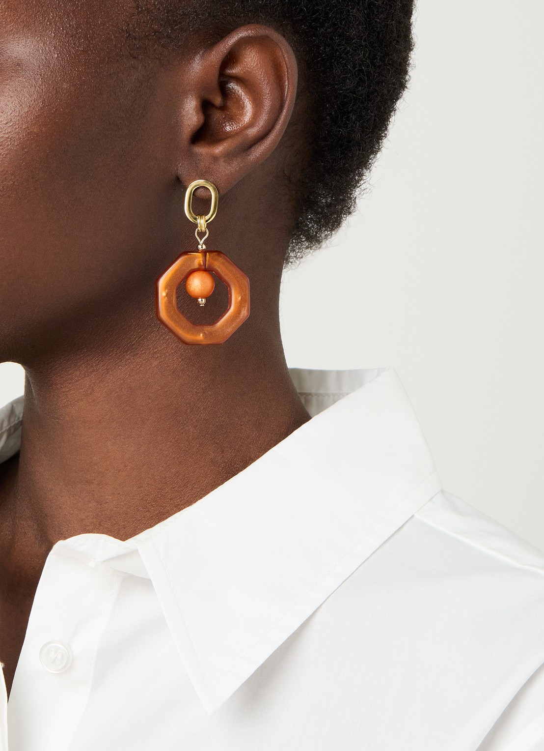 Camps & Camps Eternal Beads oorhangers verguld - voorkant 3 oranjebruin