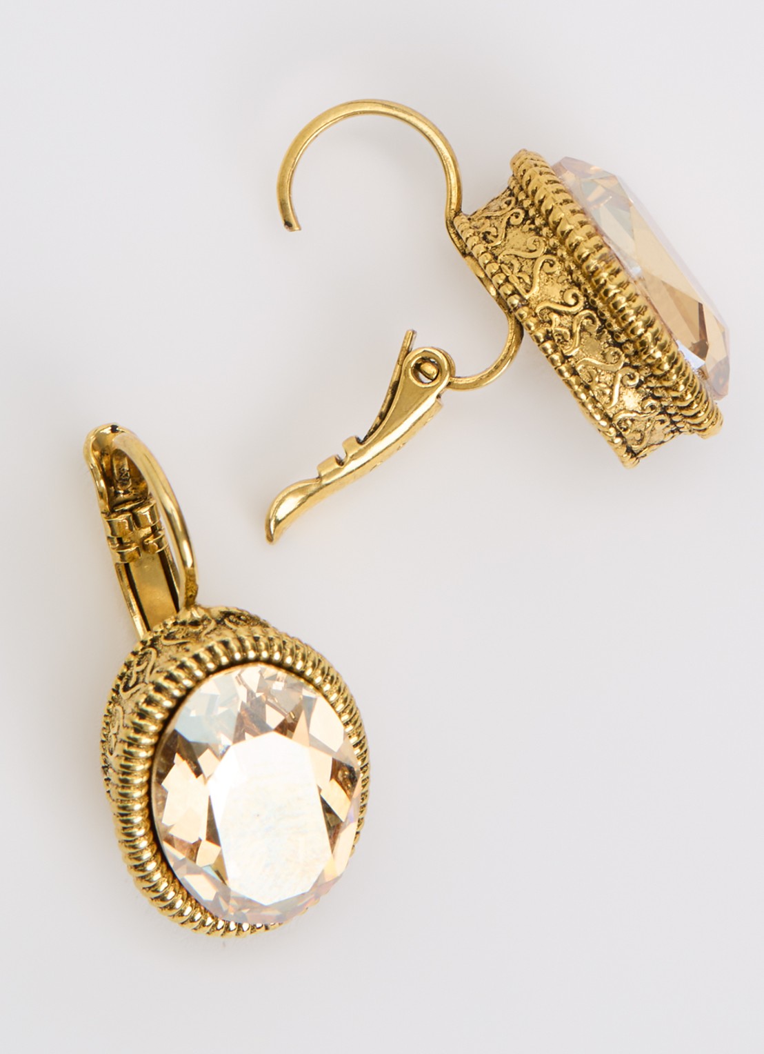 Camps & Camps Golden Shadow oorhangers met Swarovski kristal verguld - detail 3 goud