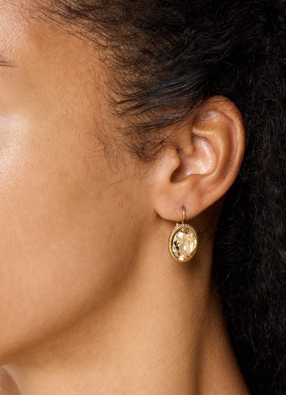Camps & Camps Golden Shadow oorhangers met Swarovski kristal verguld - voorkant 2 goud