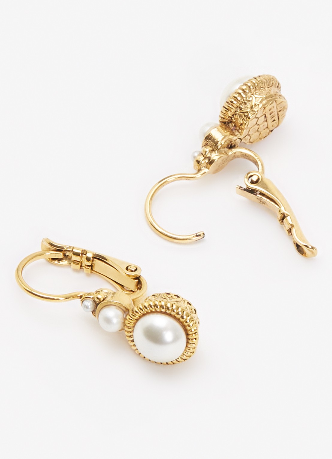 Camps & Camps Oorhangers met imitatieparel verguld - detail 3 goud