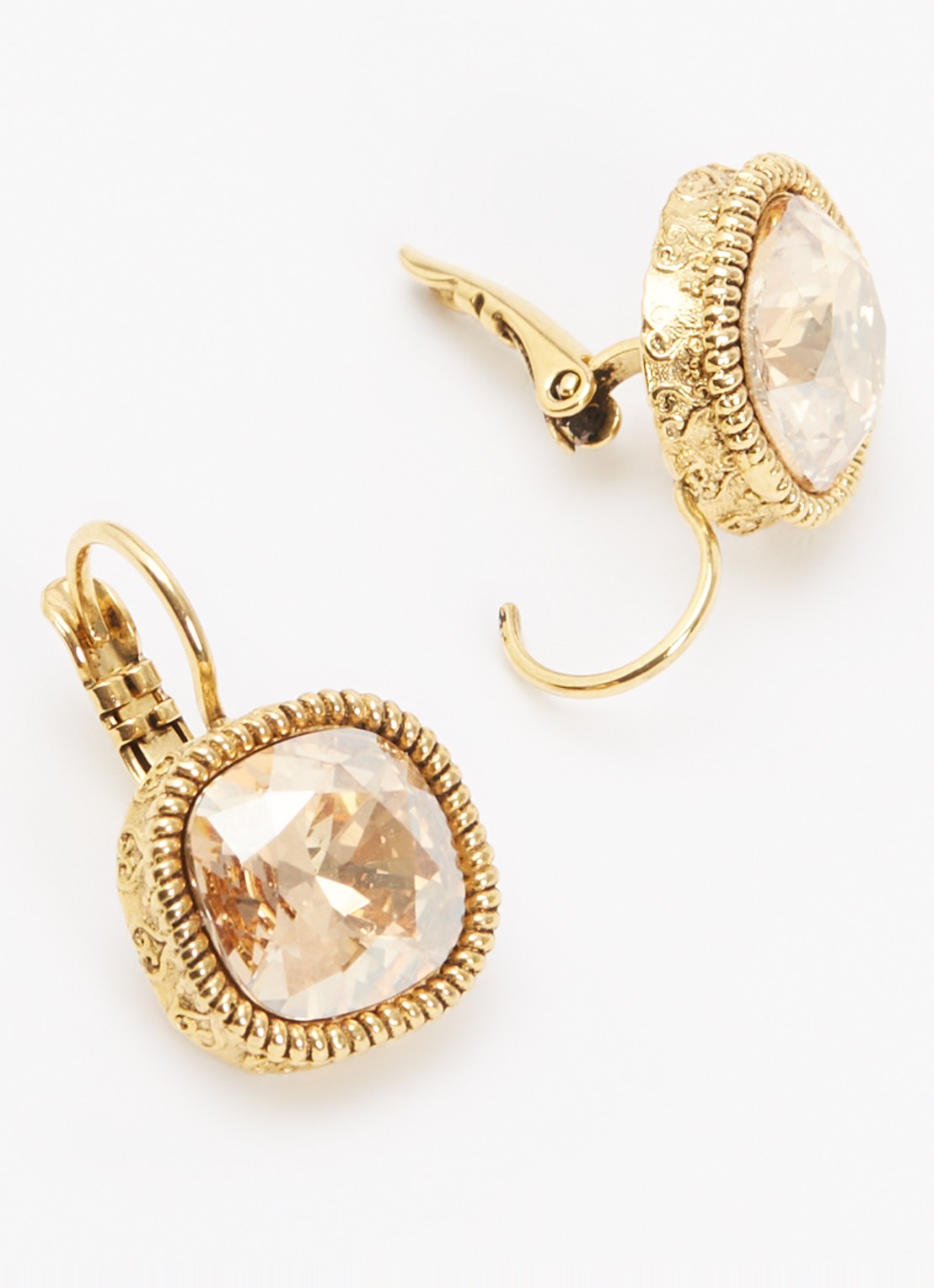 Camps & Camps Oorhangers met Swarovski kristal verguld - detail goud