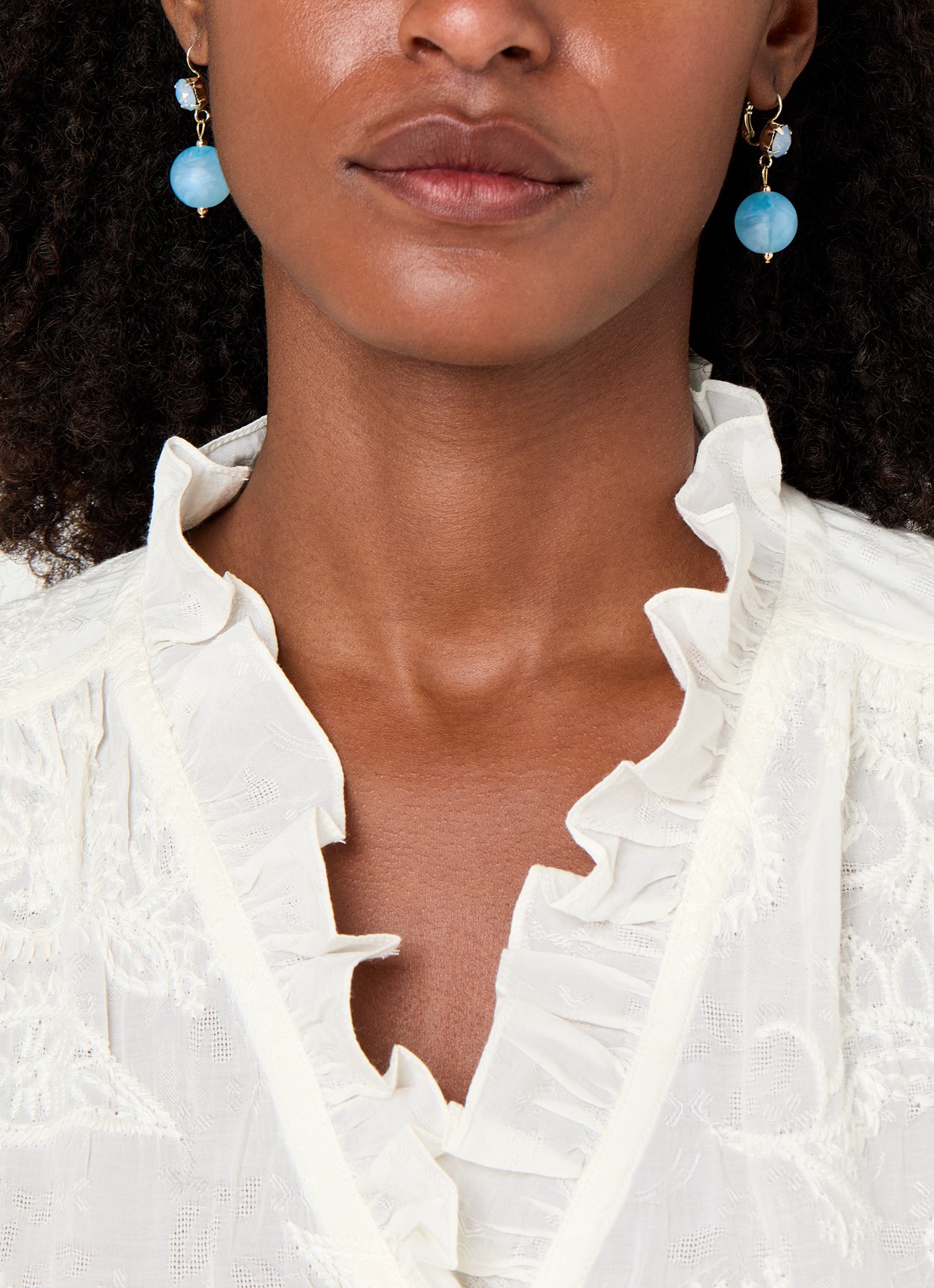 Camps & Camps Oorhangers met Swarovski kristal verguld - voorkant 3 blauw