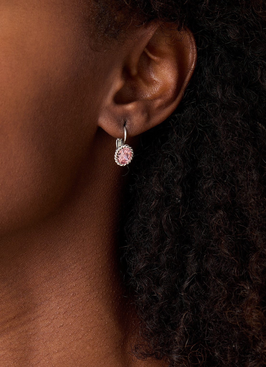 Camps & Camps Oorhangers met Swarovski kristal verzilverd - voorkant 2 lichtroze